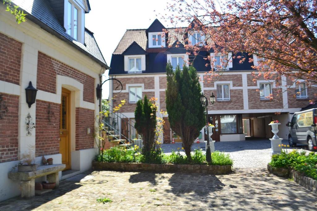 Coq Hotel Montreuil  Екстериор снимка