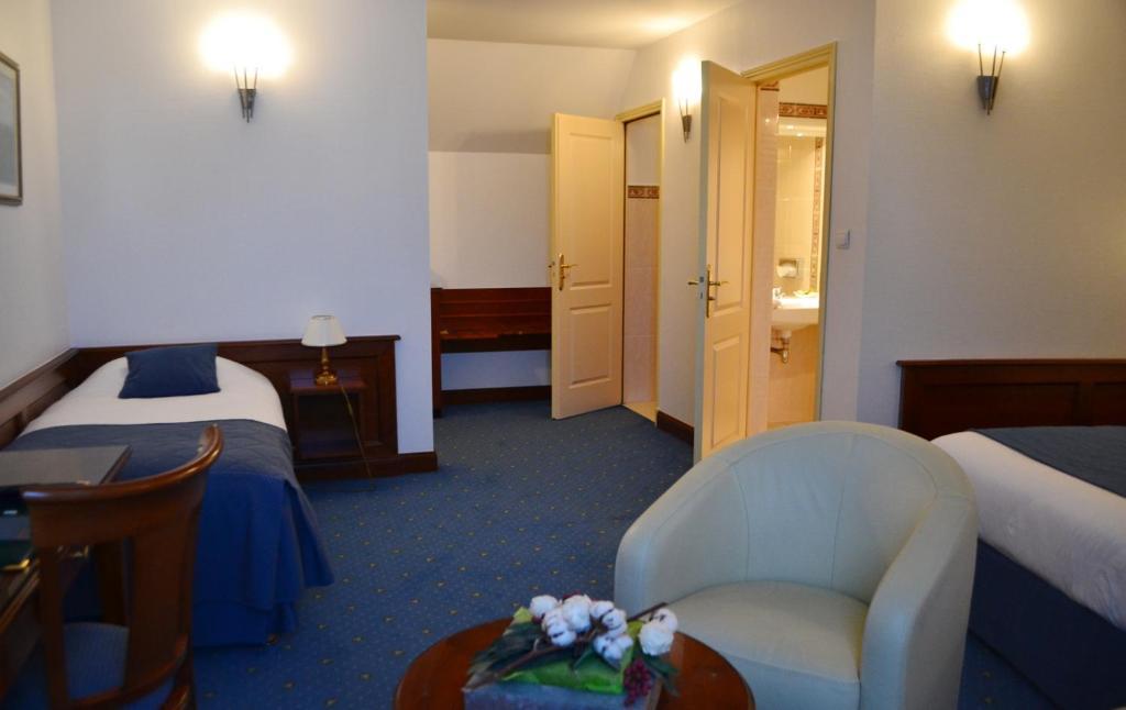 Coq Hotel Montreuil  Екстериор снимка