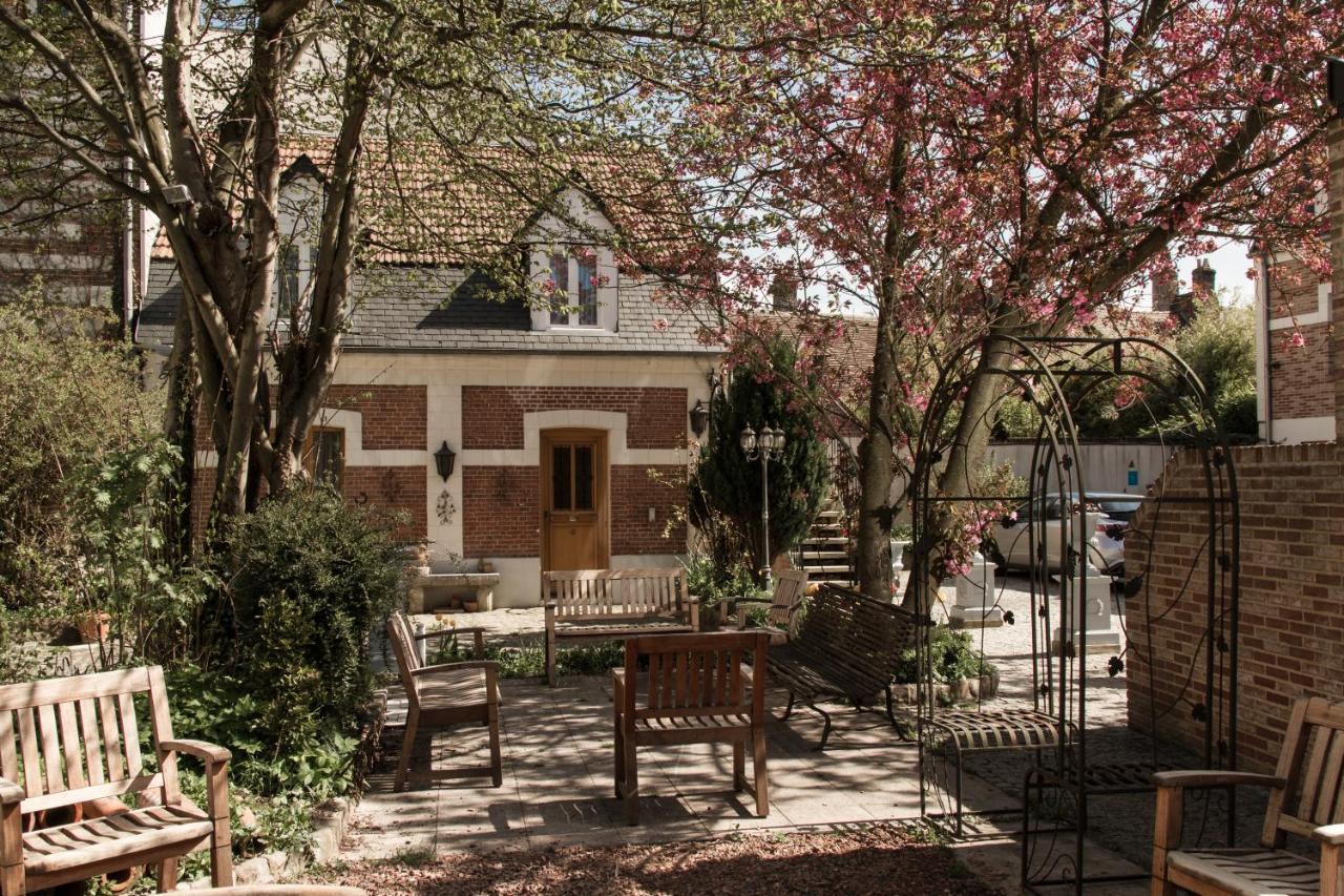 Coq Hotel Montreuil  Екстериор снимка